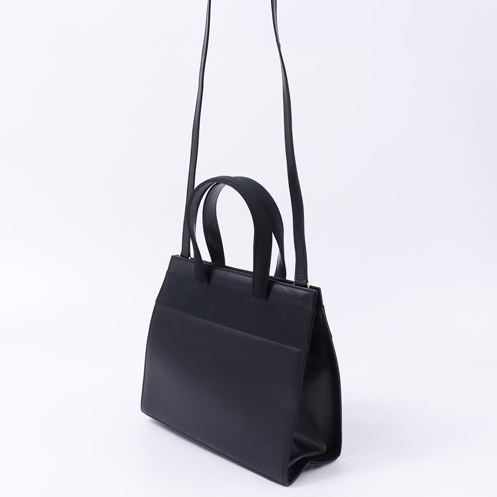 Ferragamo ヴァラ 2WAYバッグ 黒 Leather – VALTIQUE VINTAGE TOKYO