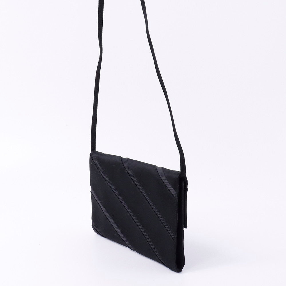 Ferragamo ショルダーバッグ 黒 Satin