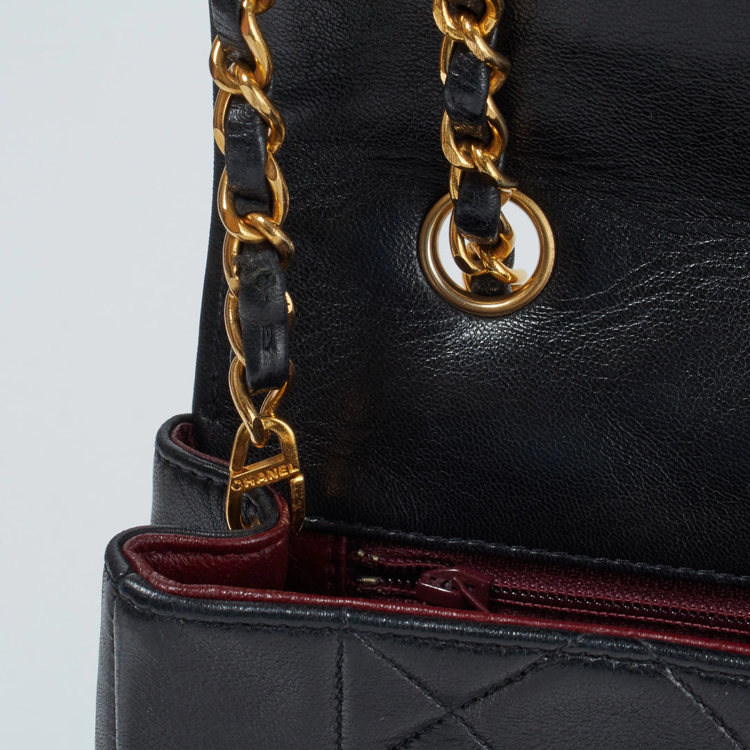 CHANEL/シャネル】マトラッセ ダイアナフラップ チェーンショルダー CHANEL/シャネル】マトラッセ ダイアナフラップ チェーンショルダー