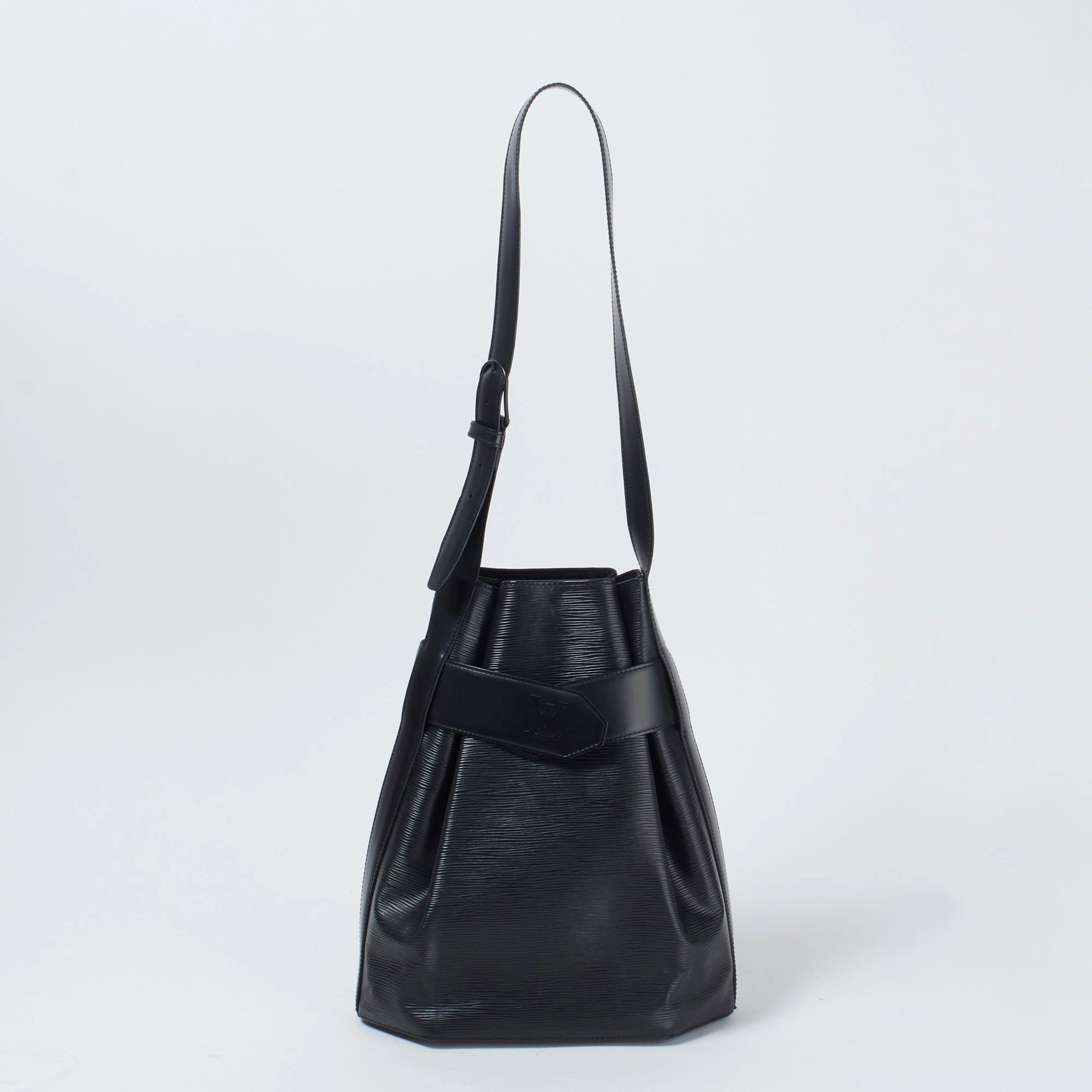 LOUIS VUITTON/ルイ・ヴィトン】エピ サックデポール ノワール LOUIS VUITTON/ルイ・ヴィトン】エピ サックデポール ノワール