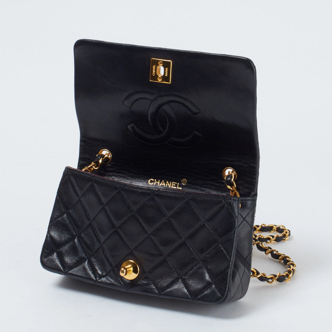 CHANEL/シャネル】ミニマトラッセ19 ラムスキン ショルダー CHANEL/シャネル】ミニマトラッセ19 ラムスキン ショルダー