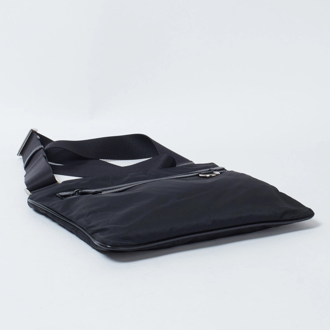 PRADA/プラダ】ナイロン 三角ロゴ ショルダーバッグ / 斜めがけ