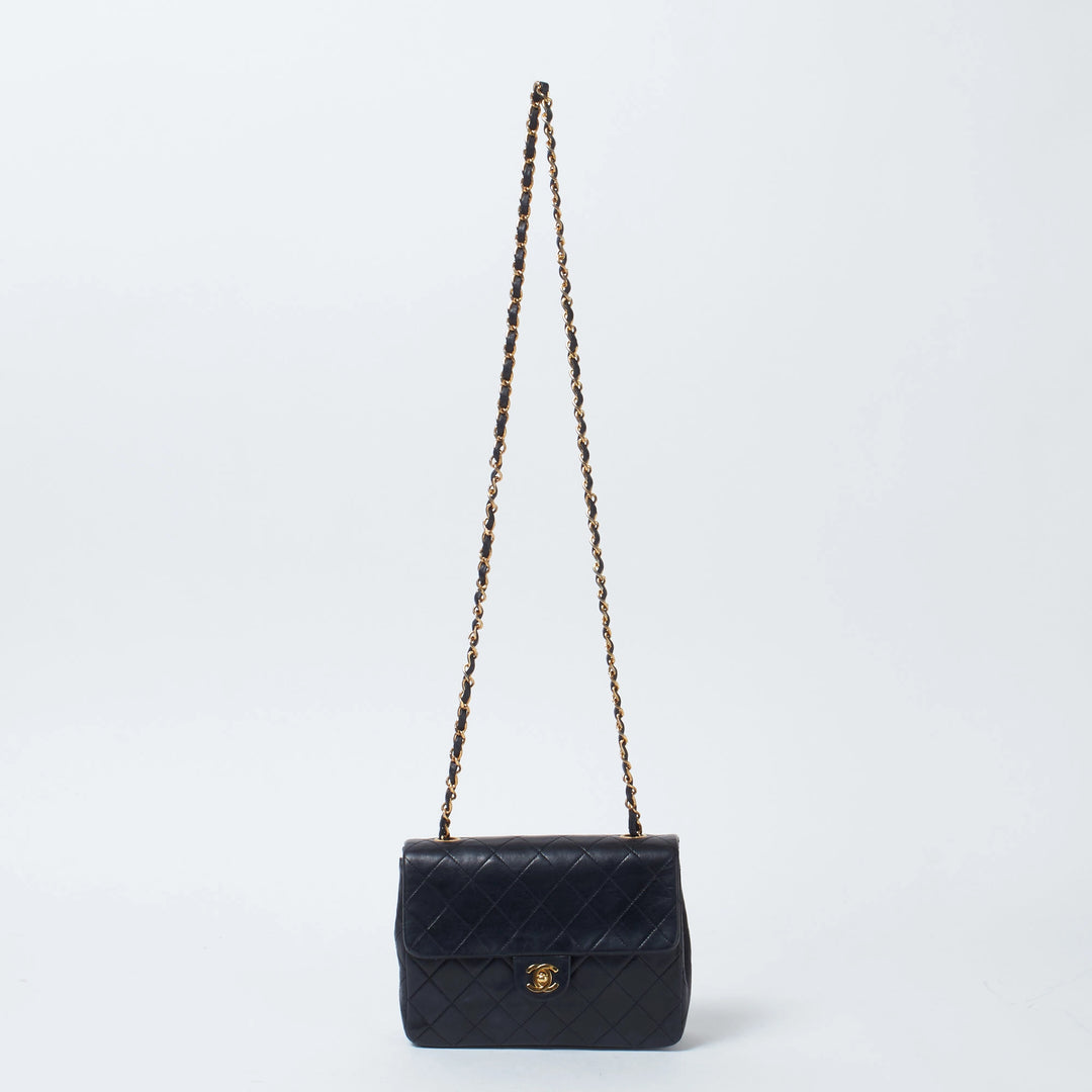 CHANEL/シャネル】マトラッセ ラムスキン ターンロック チェーン