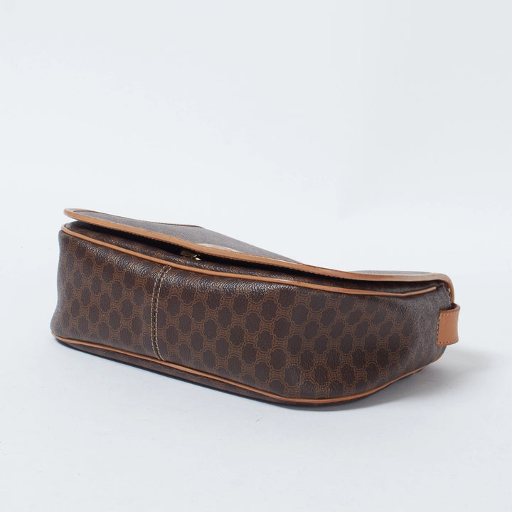 CELINE/セリーヌ】マカダム柄 PVC/レザー トリオンフロゴ フルフラップ