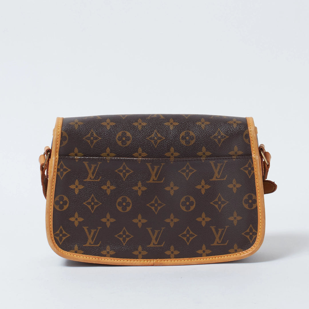 LOUIS VUITTON/ルイ・ヴィトン】モノグラム ソローニュ ショルダーバッグ｜ヴァルティークヴィンテージ【公式】｜レディースファッション通販  – VALTIQUE VINTAGE TOKYO