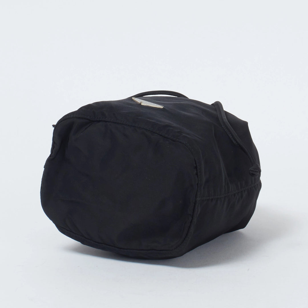 PRADA/プラダ】テスートナイロン 巾着ポーチ/ハンドバッグ – VALTIQUE PRADA/プラダ】テスートナイロン 巾着ポーチ/ハンドバッグ – VALTIQUE