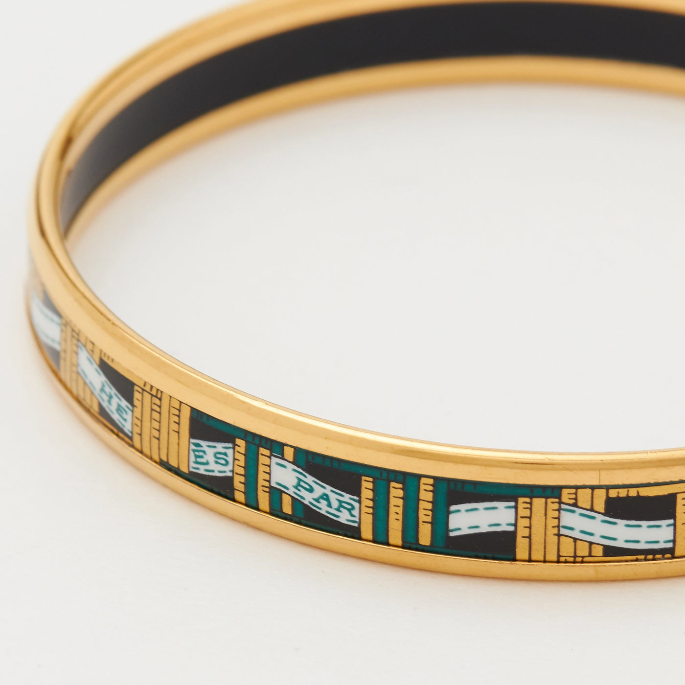 HERMES/エルメス】エマイユ 七宝焼き バングル ゴールド 箱付き HERMES/エルメス】エマイユ 七宝焼き バングル ゴールド 箱付き
