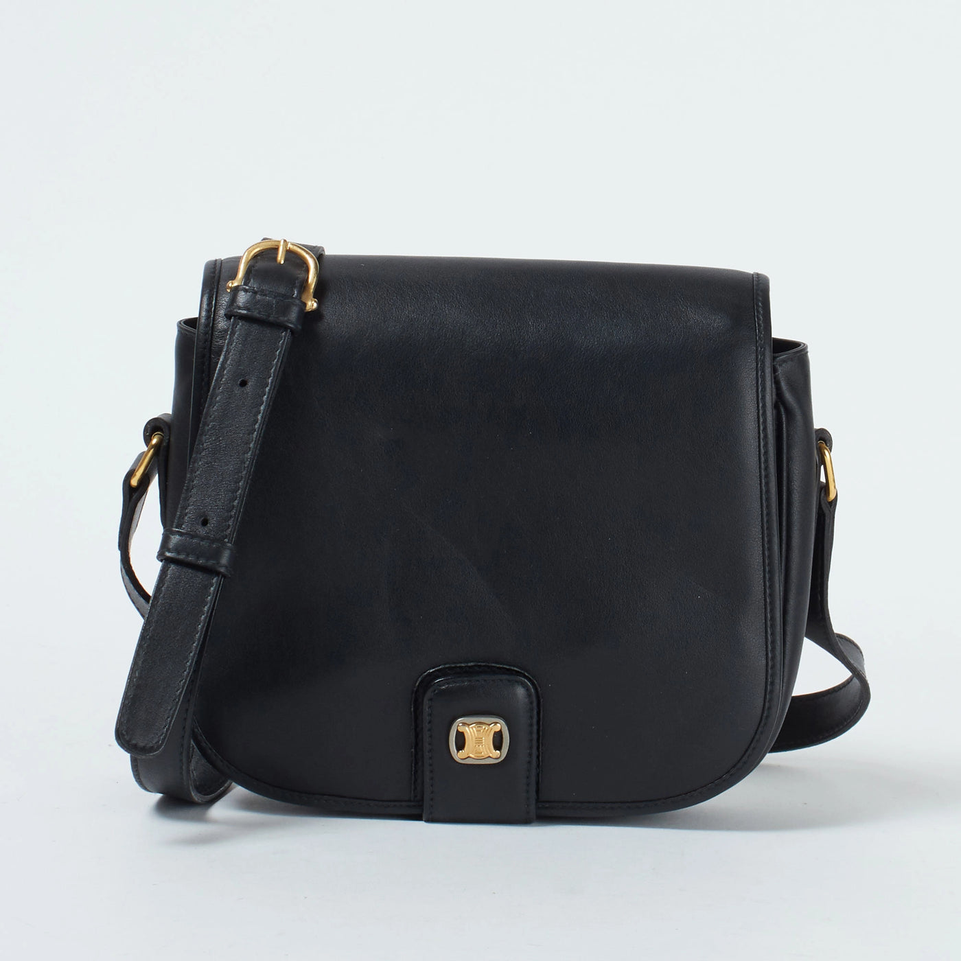 CELINE/セリーヌ】トリオンフ金具 ショルダーバッグ ブラック|ヴァル CELINE/セリーヌ】トリオンフ金具 ショルダーバッグ ブラック|ヴァル