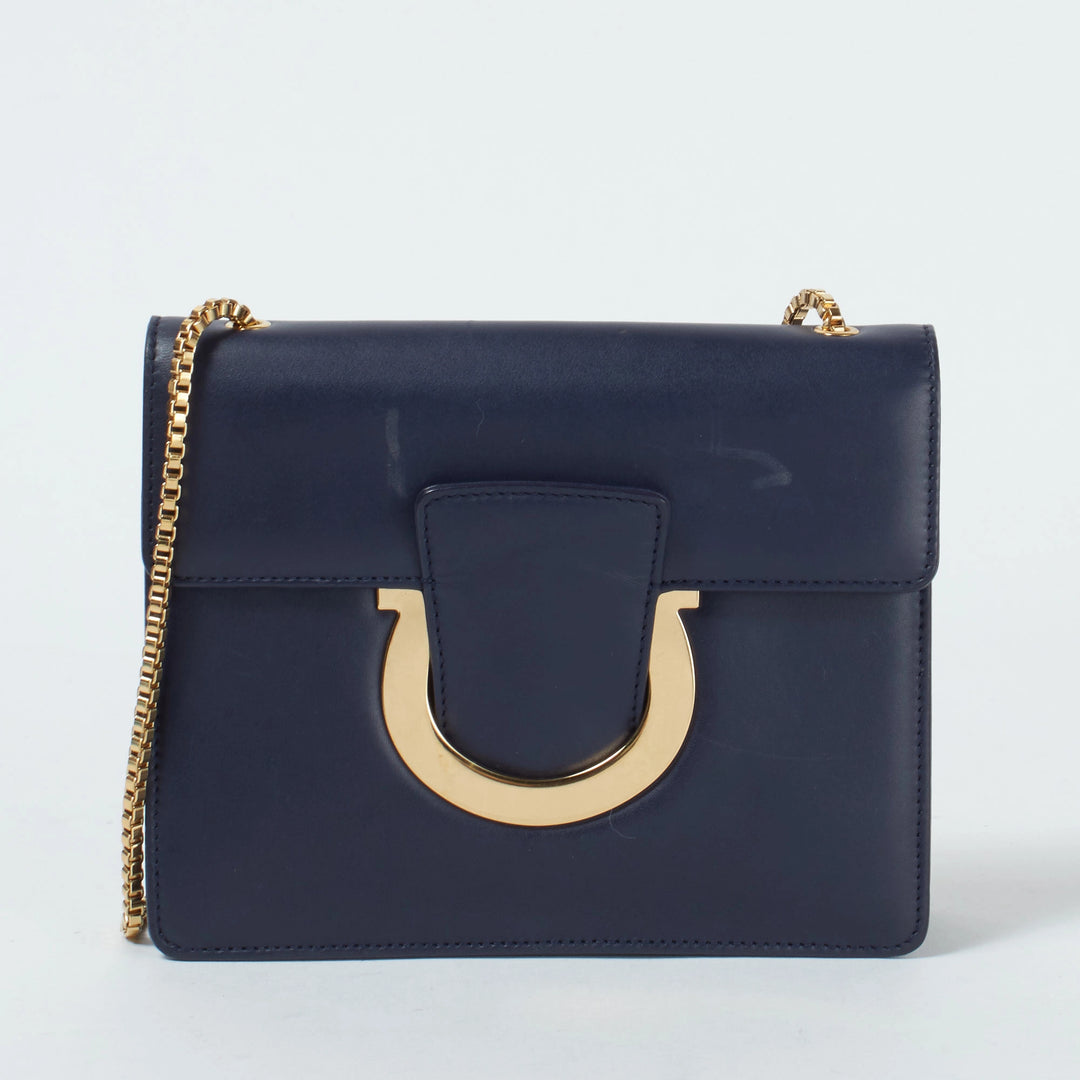 FERRAGAMO/フェラガモ】ガンチーニ ショルダーバッグ ネイビー｜ヴァル