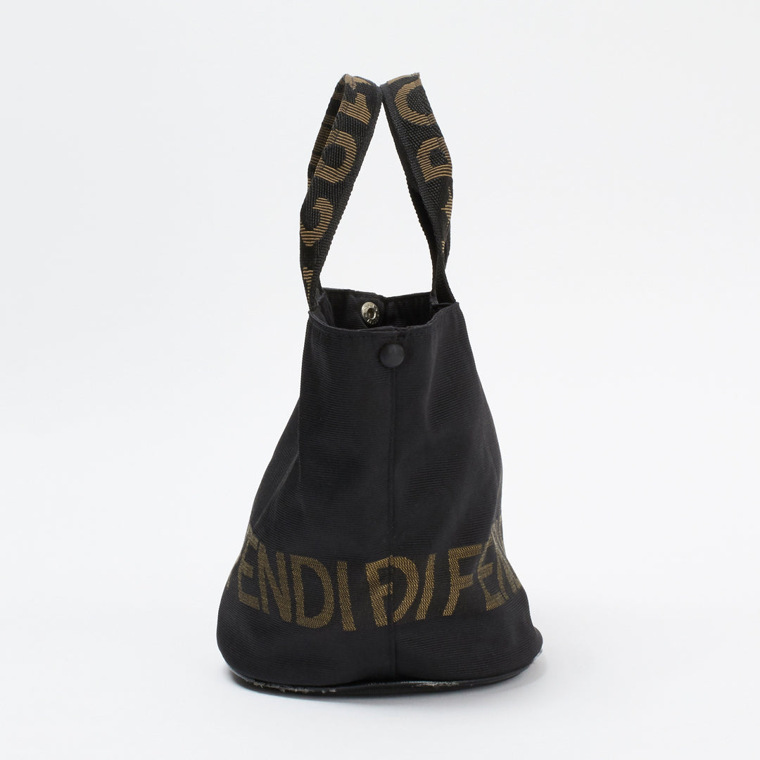FENDI/フェンディ】ナイロン ハンドバッグ ブラック|ヴァル FENDI/フェンディ】ナイロン ハンドバッグ ブラック|ヴァル