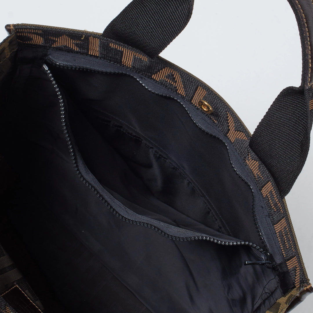 Fendi ビンテージトートバック デッドストック品 ヴィンテージ✨FENDI フェンディ トートバッグ ズッカ柄 折りたたみ