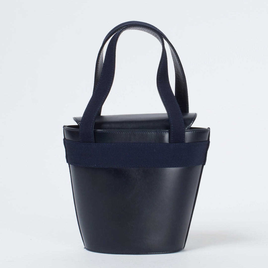 サマーセール‼️フェラガモ トップハンドルハンドバッグネイビー サマーセール‼️フェラガモ トップハンドルハンドバッグネイビー