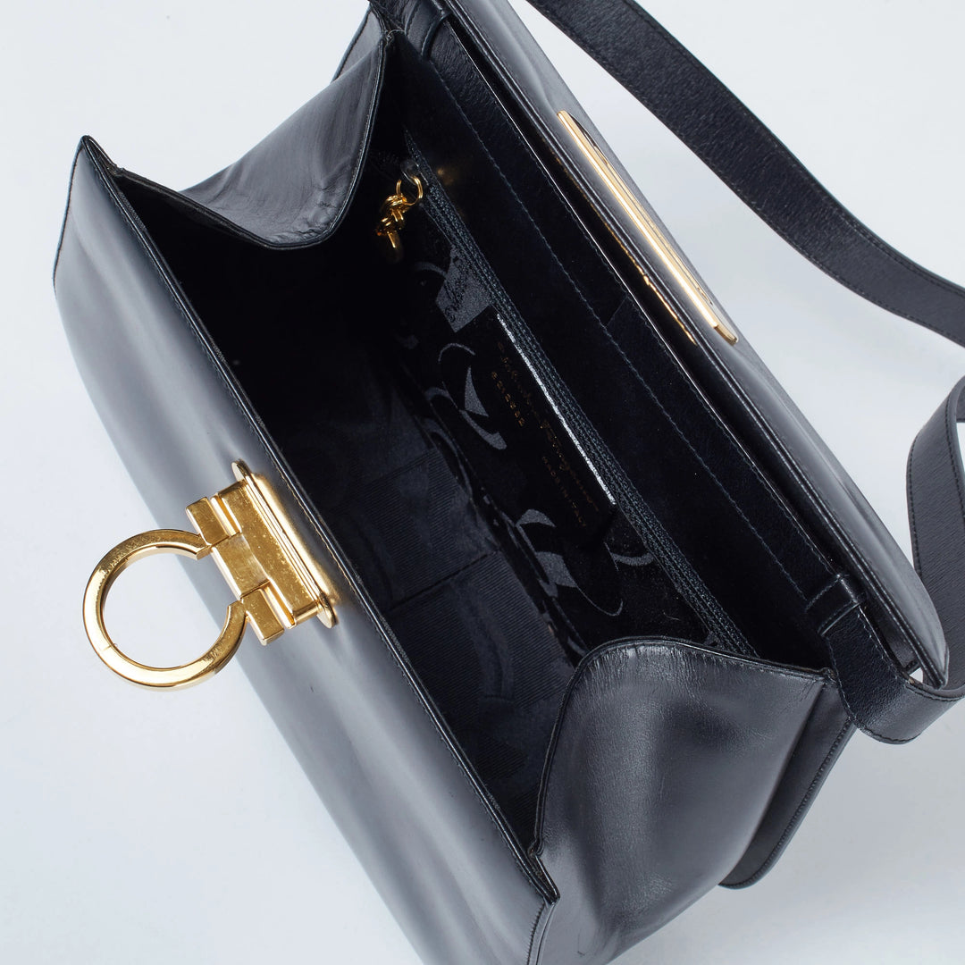 FERRAGAMO/フェラガモ】ガンチーニ フラップショルダーバッグ