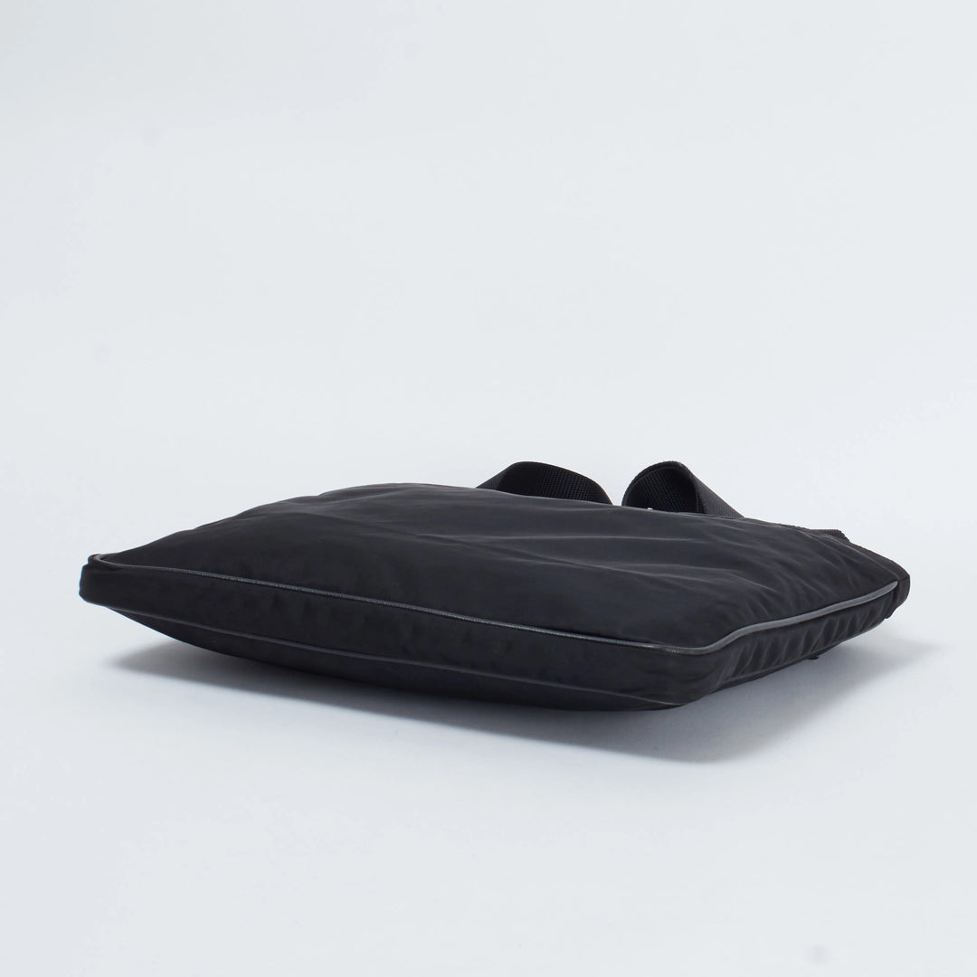 PRADA/プラダ】ナイロン 三角プレート ショルダーバッグ｜ヴァル