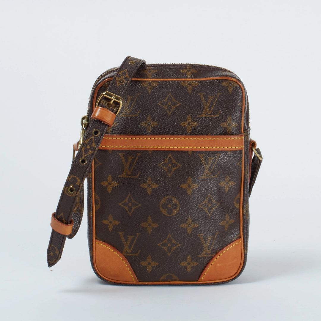 LOUIS VUITTON/ルイヴィトン】モノグラム ダヌーブ ショルダーバッグ｜ヴァルティークヴィンテージ【公式】｜レディースファッション通販 –  VALTIQUE VINTAGE TOKYO