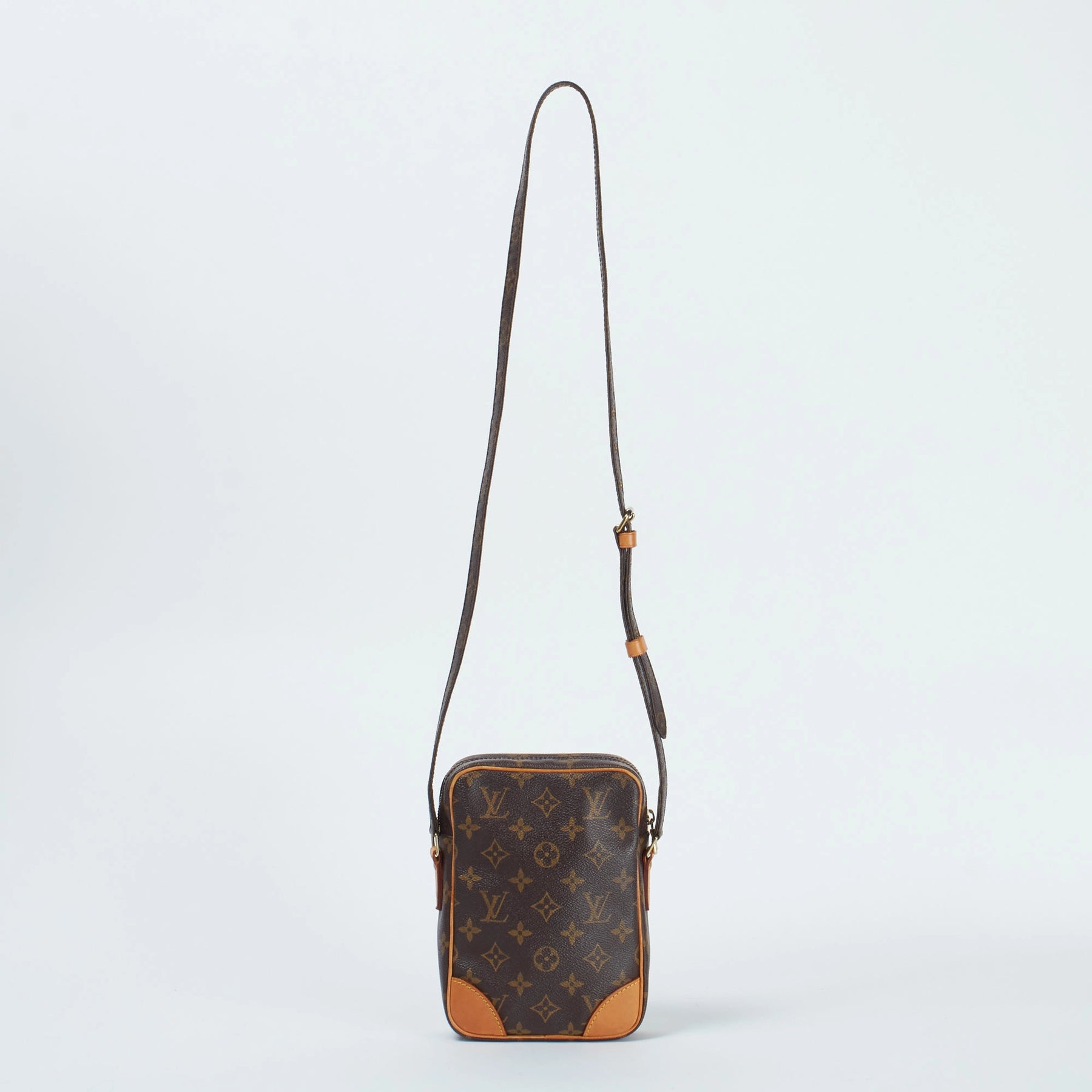 LOUIS VUITTON/ルイヴィトン】モノグラム ダヌーブ ショルダー LOUIS VUITTON/ルイヴィトン】モノグラム ダヌーブ ショルダー