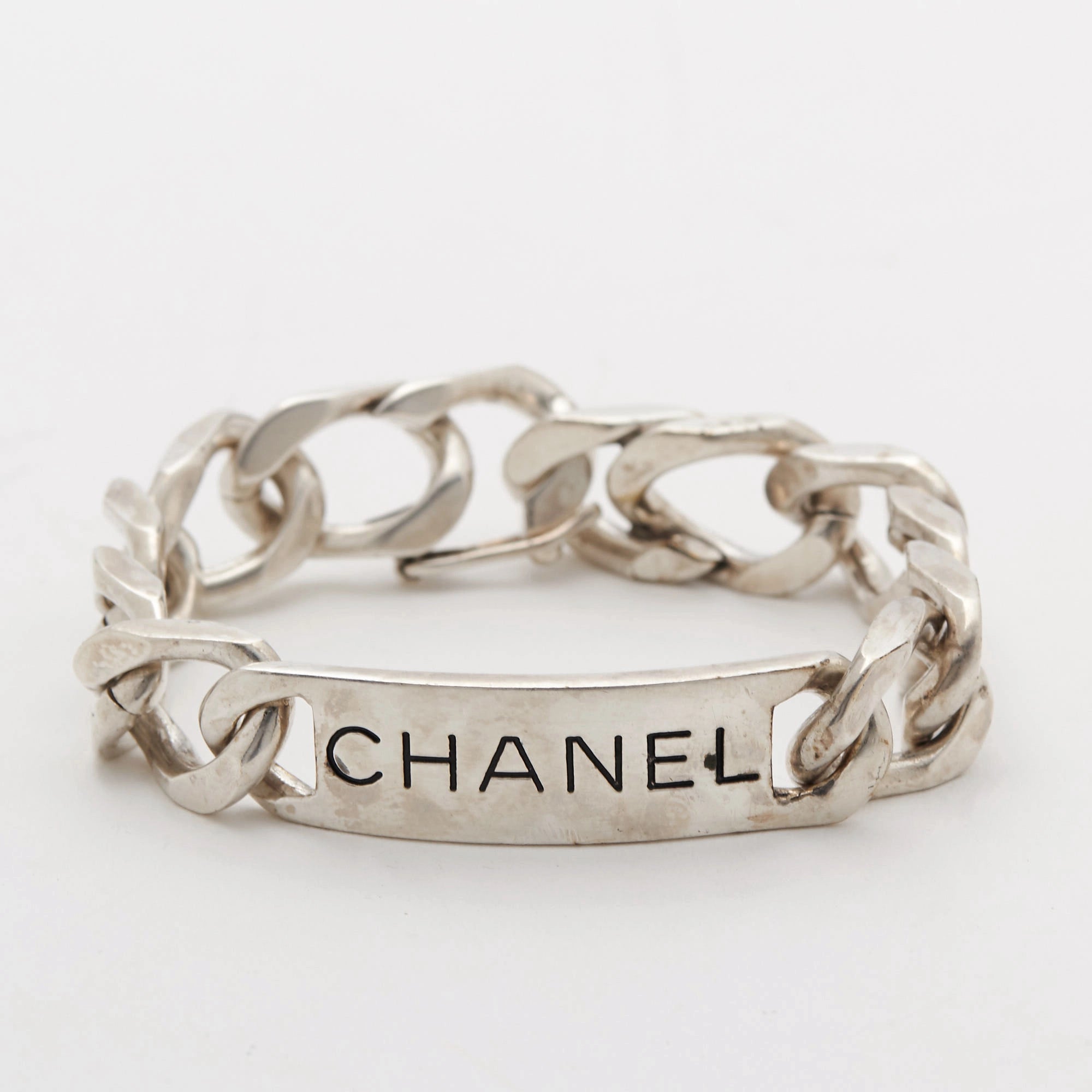 CHANEL リボン型ブレスレット シルバー CHANEL リボン型ブレスレット シルバー