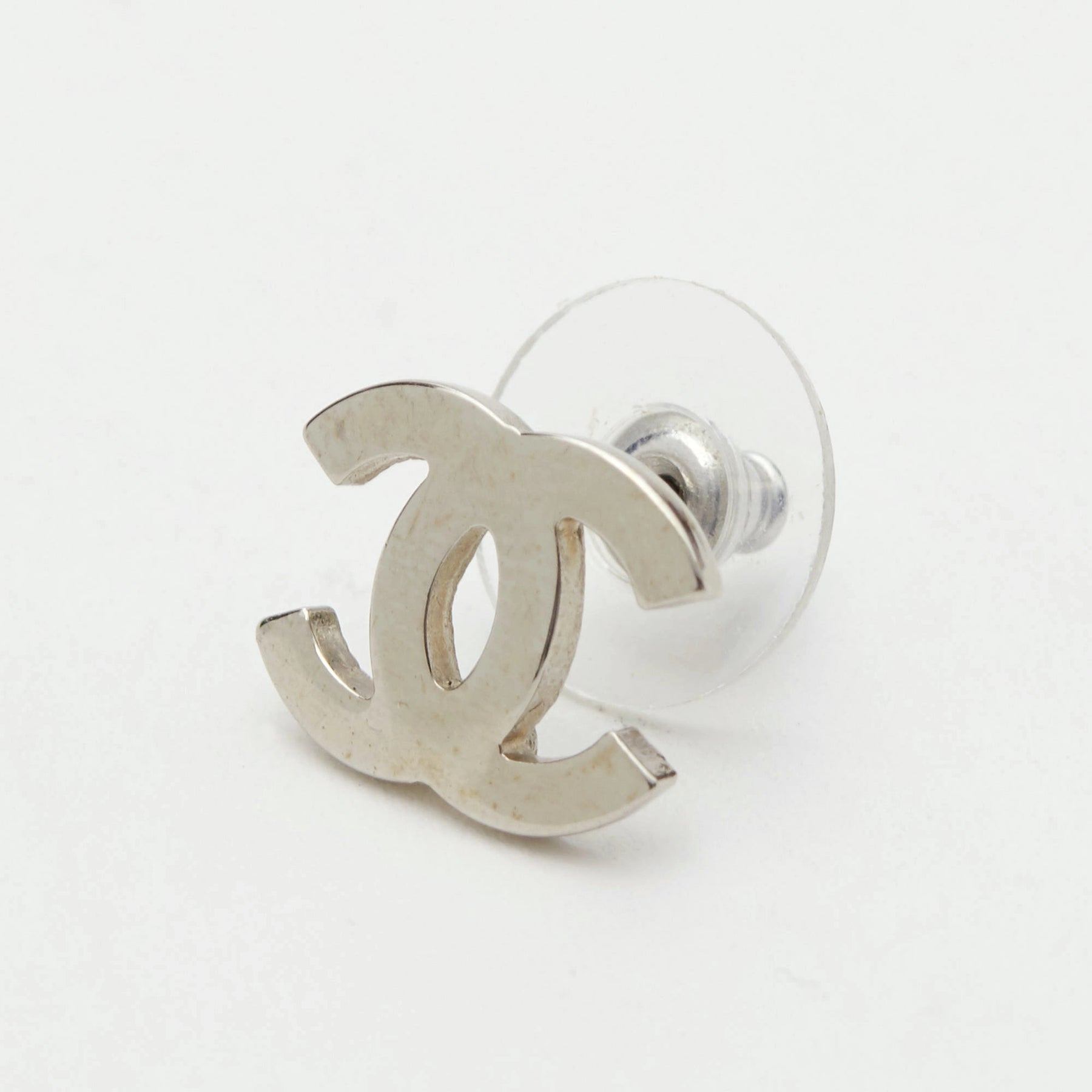 CHANEL/シャネル】ココマーク ピアス シルバー系|ヴァル CHANEL/シャネル】ココマーク ピアス シルバー系|ヴァル