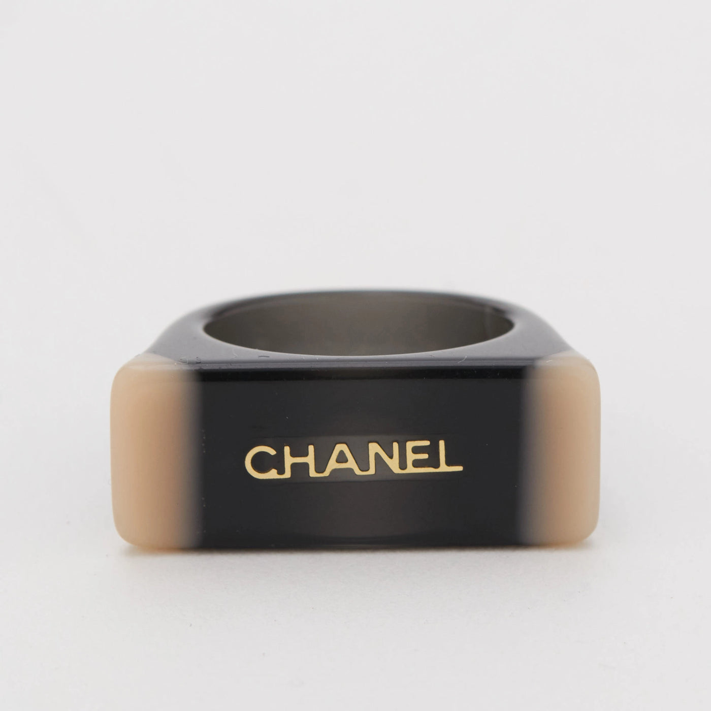 CHANEL/シャネル】ロゴ プラスチックリング 13号|ヴァル CHANEL/シャネル】ロゴ プラスチックリング 13号|ヴァル