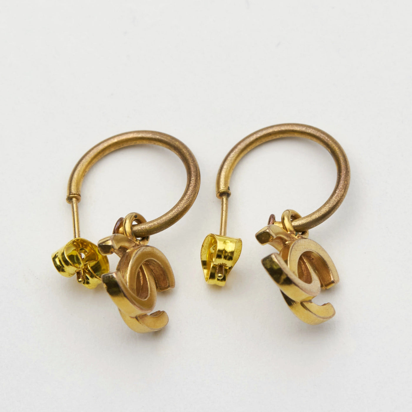 シャネル ピアス ココマーク フープピアス ゴールド シャネル ピアス ココマーク フープピアス ゴールド