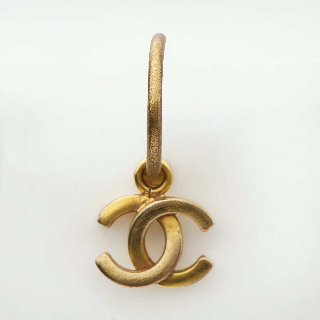 CHANEL/シャネル】ココマーク フープピアス ゴールド系|ヴァル CHANEL/シャネル】ココマーク フープピアス ゴールド系|ヴァル