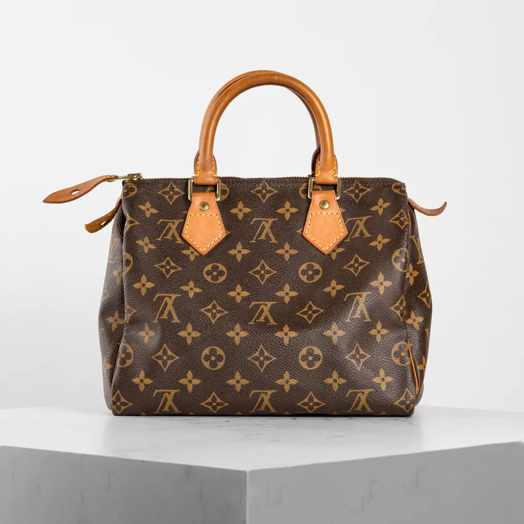 LOUIS VUITTON/ルイ・ヴィトン】モノグラム スピーディ25 ハンドバッグ W25cm×H18cm｜ヴァルティークヴィンテージ【公式】｜レディースファッション通販  – VALTIQUE VINTAGE TOKYO