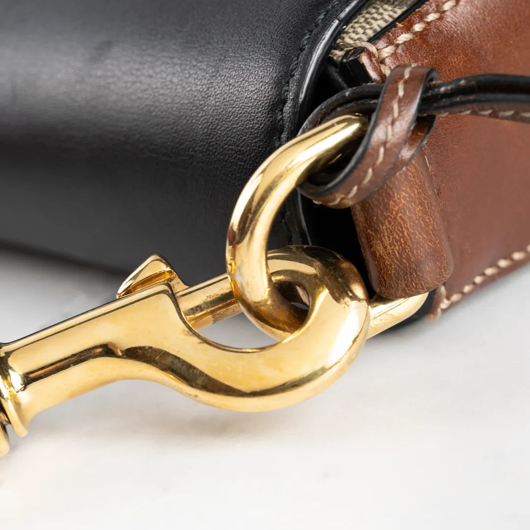 GUCCI】GGスプリームターンロックチェーンショルダーバッグ GUCCI】GGスプリームターンロックチェーンショルダーバッグ