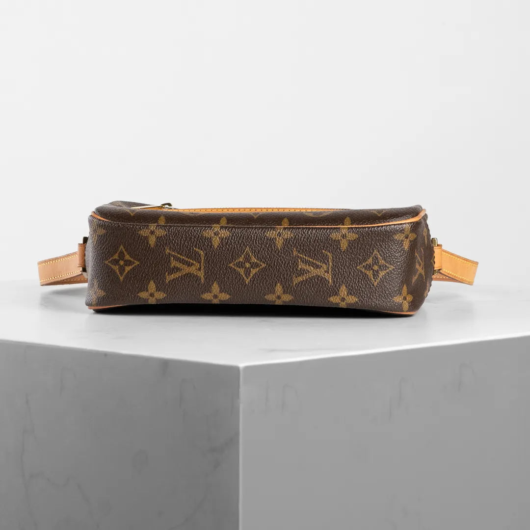 LOUIS VUITTON/ルイ・ヴィトン】モノグラム ポシェット・シテ ショルダーバッグ｜ヴァルティークヴィンテージ【公式】｜レディースファッション通販  – VALTIQUE VINTAGE TOKYO